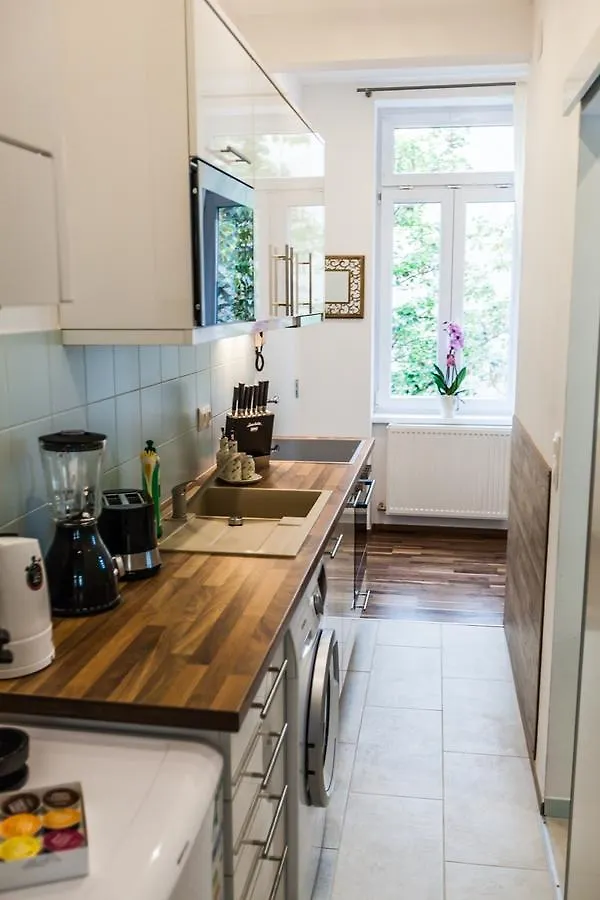 Cosy 2 Bedroom Apartment Vienna, Free Garage Wien