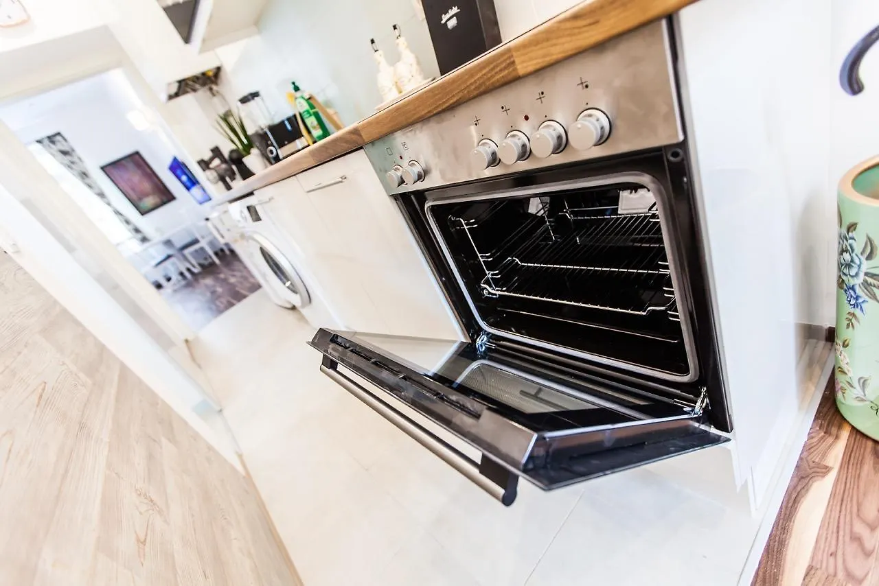 Cosy 2 Bedroom Apartment Vienna, Free Garage Østrig