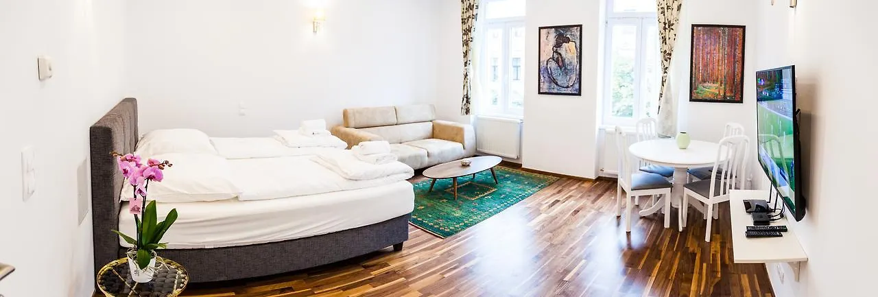 Cosy 2 Bedroom Apartment Vienna, Free Garage